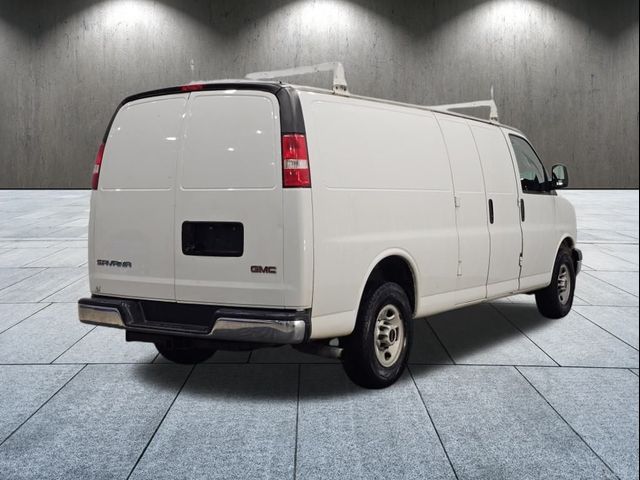 2017 GMC Savana Base