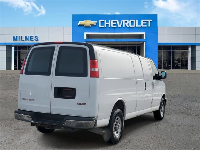 2017 GMC Savana Base