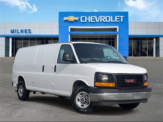 2017 GMC Savana Base
