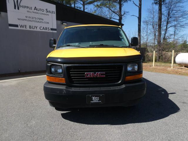 2017 GMC Savana Base