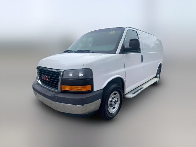 2017 GMC Savana Base