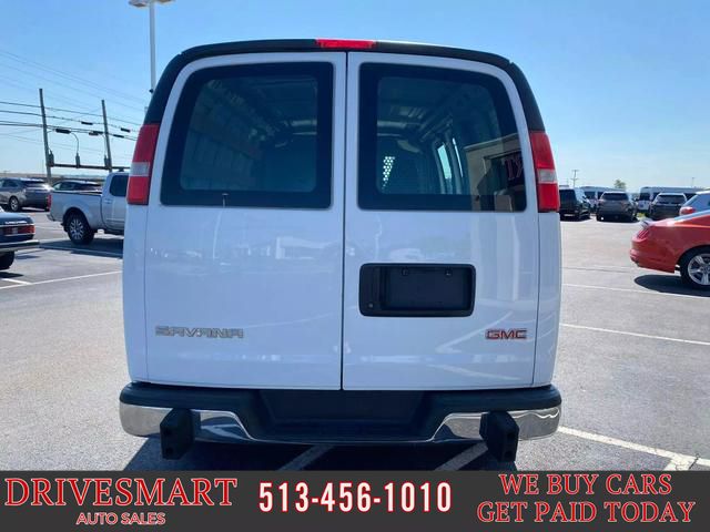 2017 GMC Savana Base