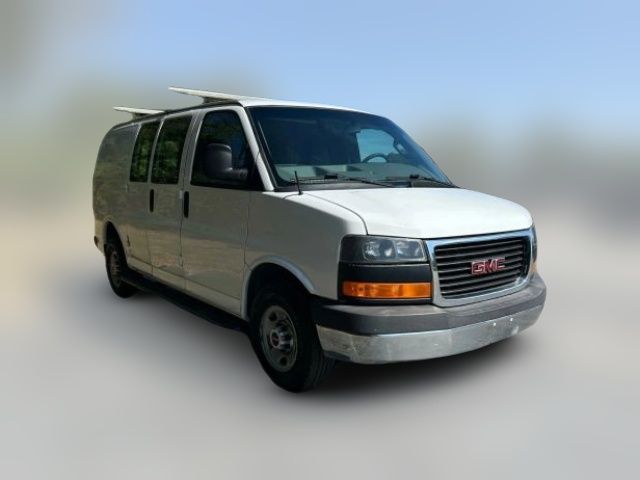 2017 GMC Savana Base