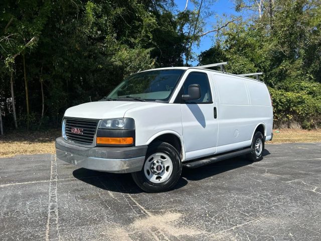 2017 GMC Savana Base