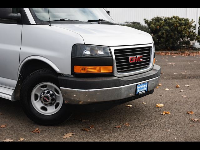 2017 GMC Savana LT