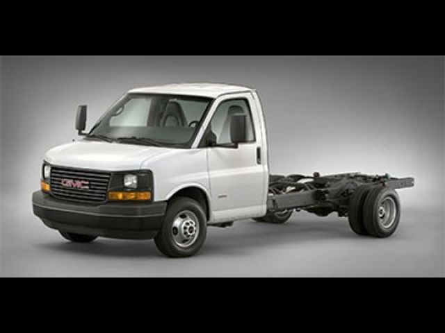 2017 GMC Savana Base