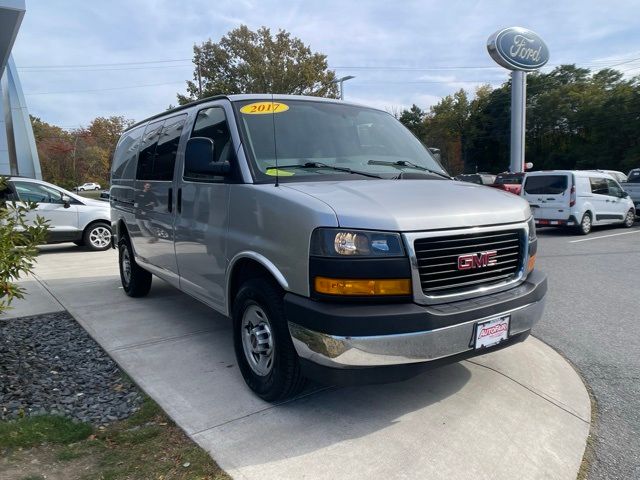 2017 GMC Savana Base