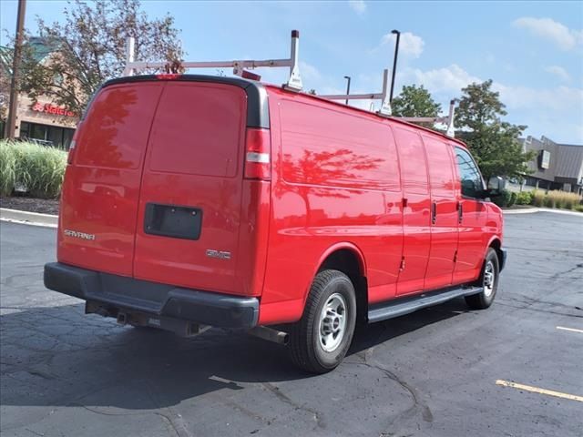 2017 GMC Savana Base