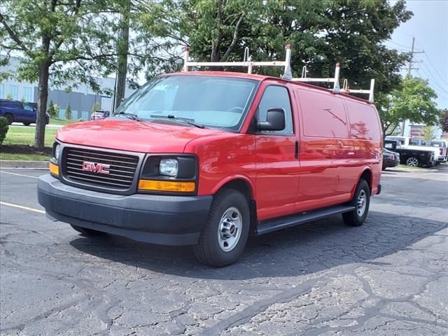 2017 GMC Savana Base