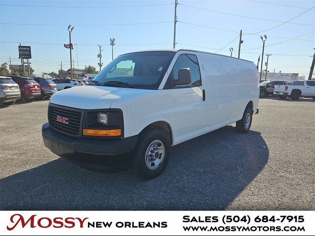 2017 GMC Savana Base