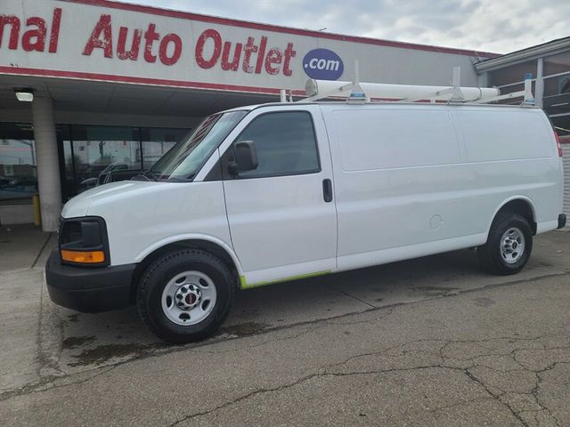 2017 GMC Savana Base