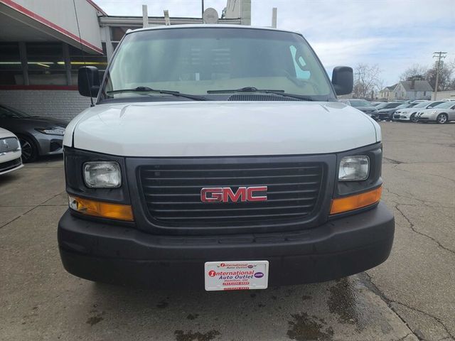 2017 GMC Savana Base