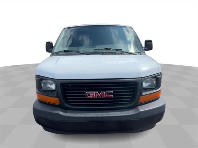 2017 GMC Savana Base