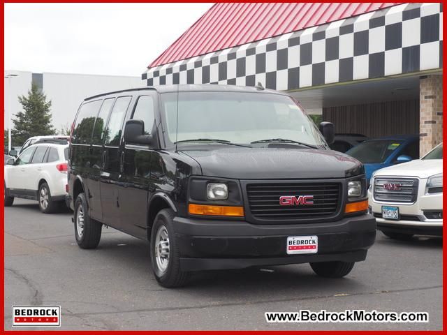 2017 GMC Savana Base