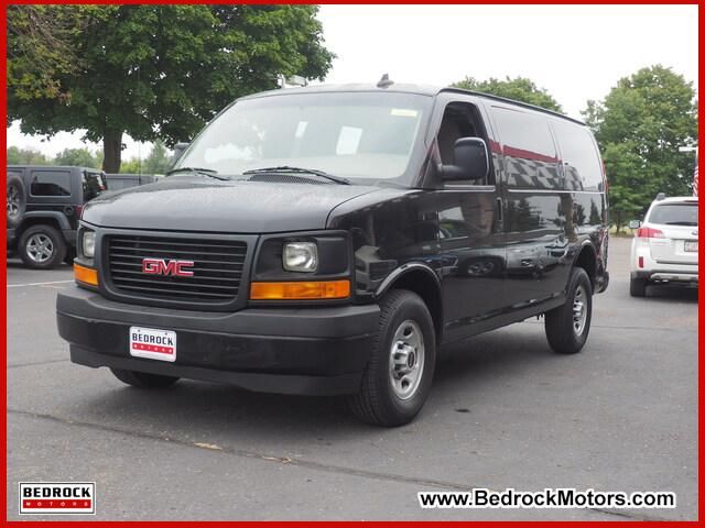 2017 GMC Savana Base