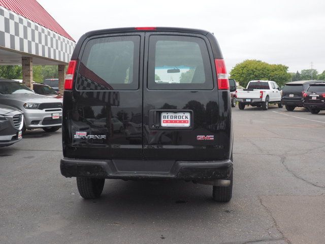 2017 GMC Savana Base