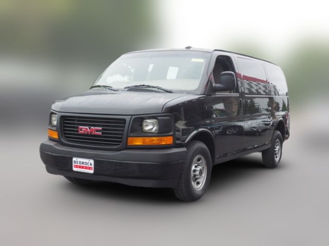 2017 GMC Savana Base