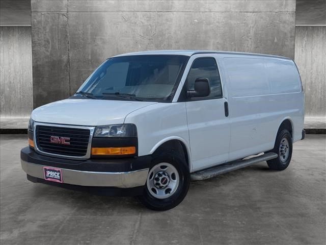 2017 GMC Savana Base