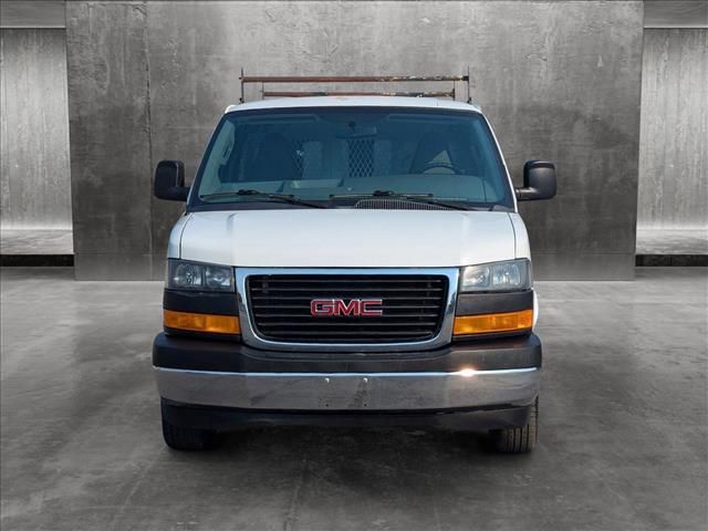 2017 GMC Savana Base