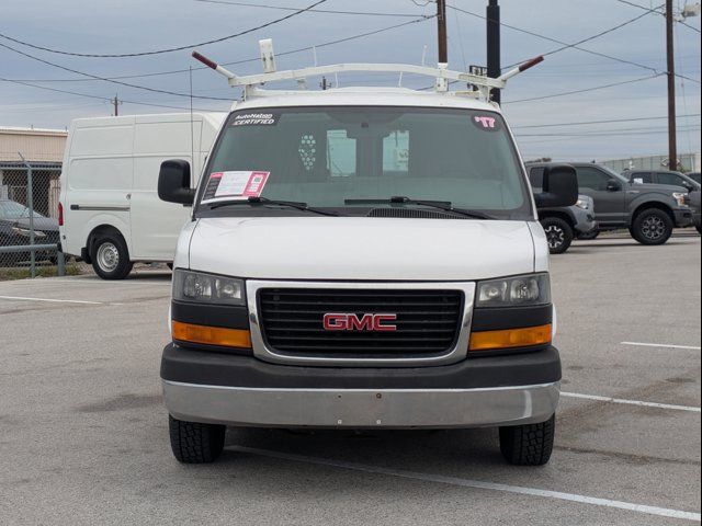 2017 GMC Savana Base