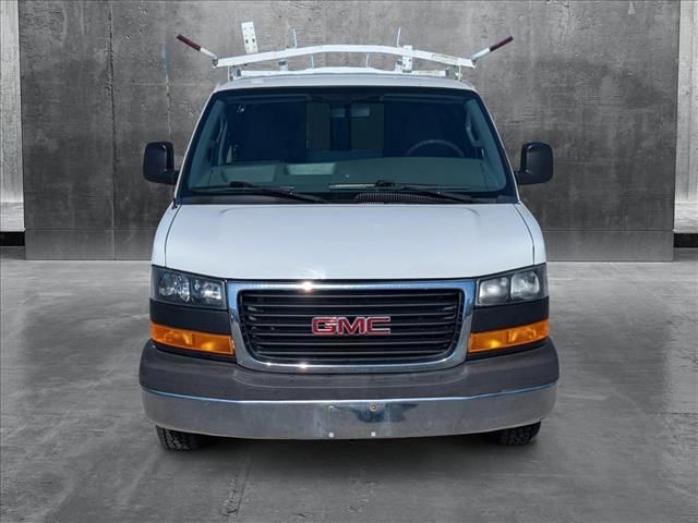 2017 GMC Savana Base