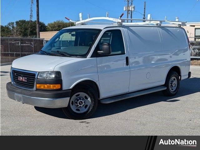 2017 GMC Savana Base