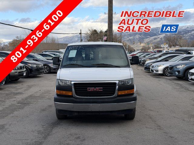 2017 GMC Savana Base