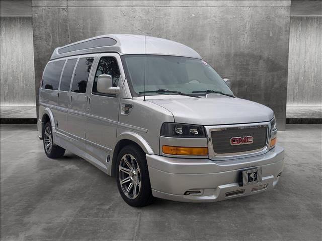 2017 GMC Savana Base