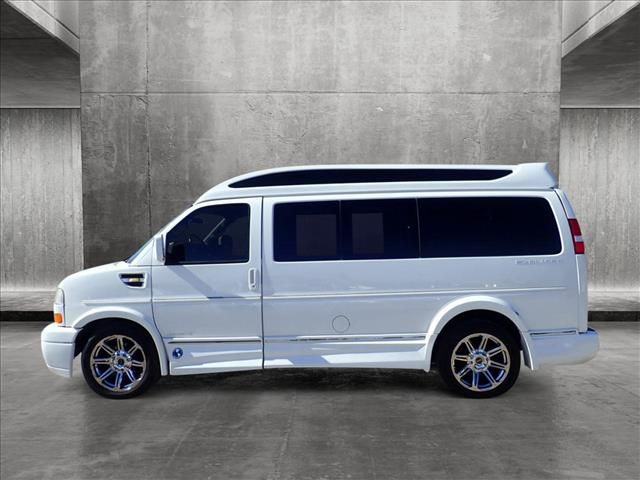 2017 GMC Savana Base