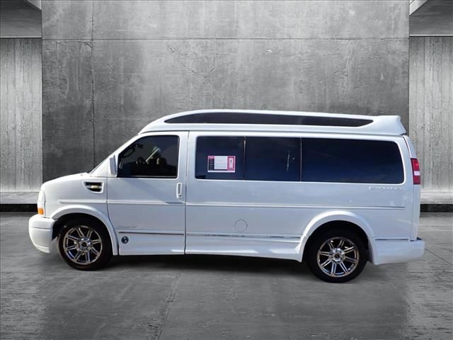 2017 GMC Savana Base