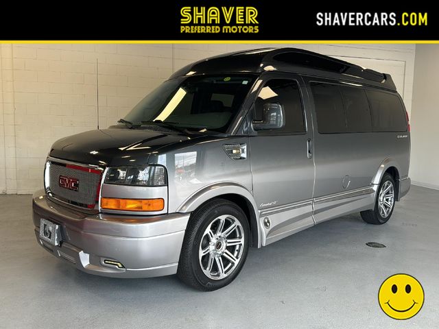 2017 GMC Savana Base