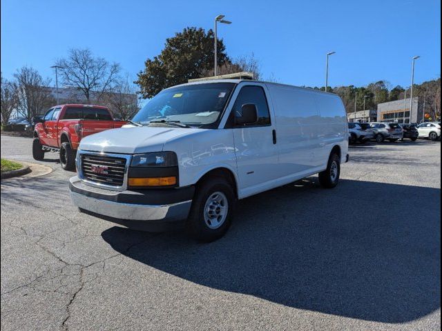 2017 GMC Savana Base