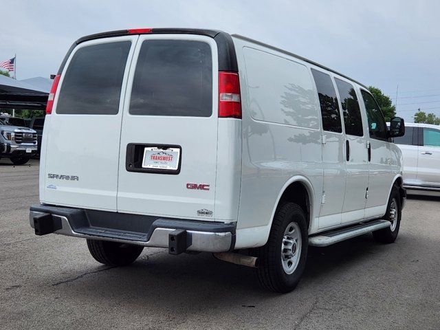 2017 GMC Savana Base