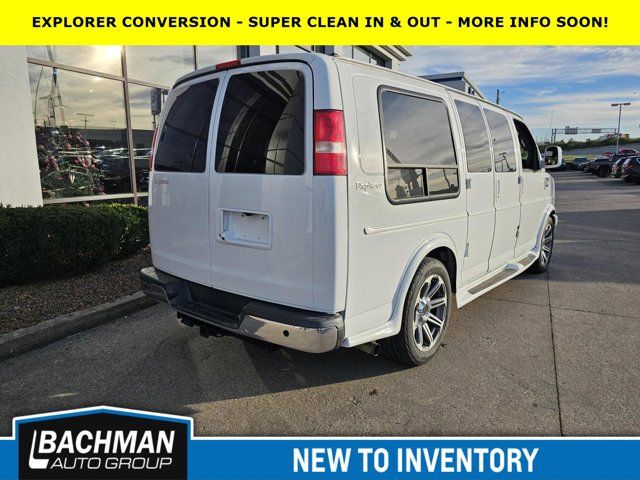 2017 GMC Savana Base