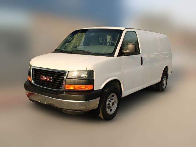 2017 GMC Savana Base