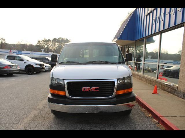 2017 GMC Savana Base