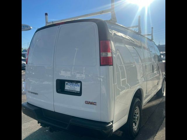 2017 GMC Savana Base