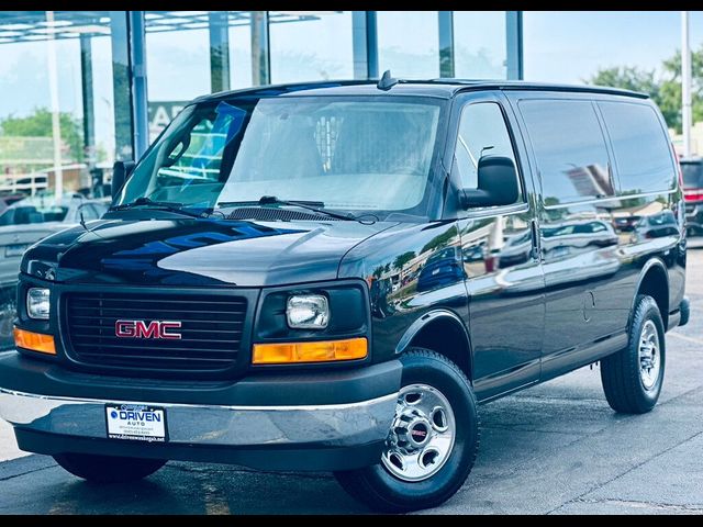 2017 GMC Savana Base