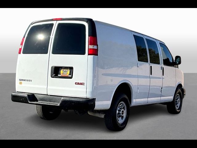 2017 GMC Savana Base