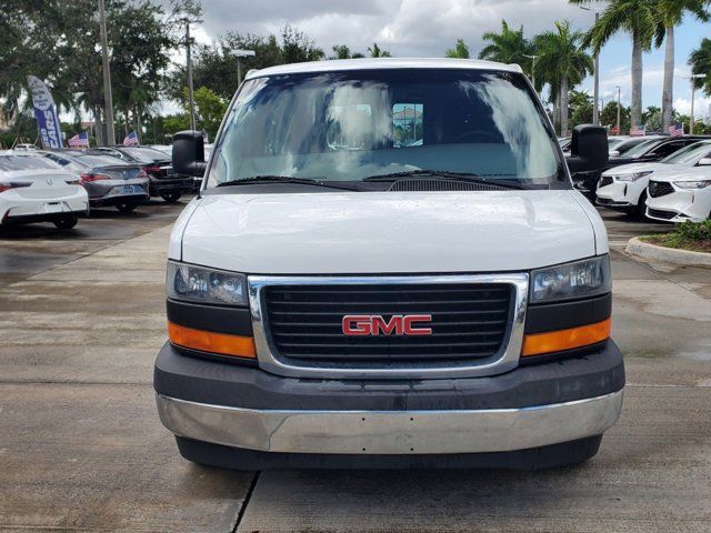 2017 GMC Savana Base