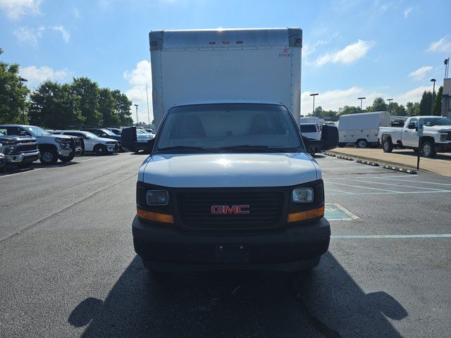 2017 GMC Savana Base
