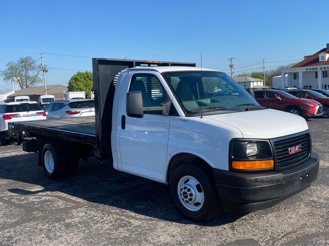 2017 GMC Savana Base