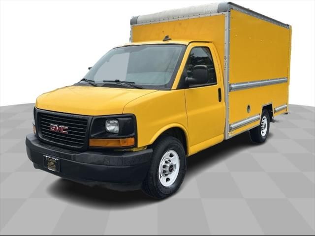 2017 GMC Savana Base