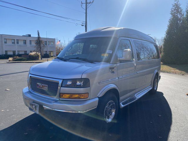 2017 GMC Savana LT