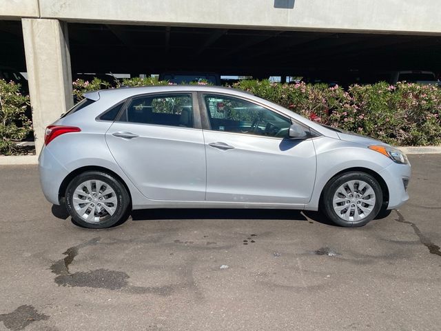 2017 Hyundai Elantra GT Base