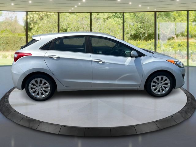 2017 Hyundai Elantra GT Base