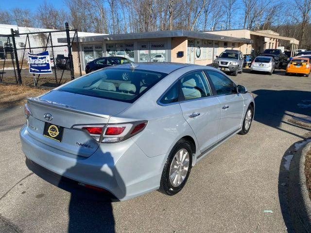 2017 Hyundai Sonata Hybrid SE