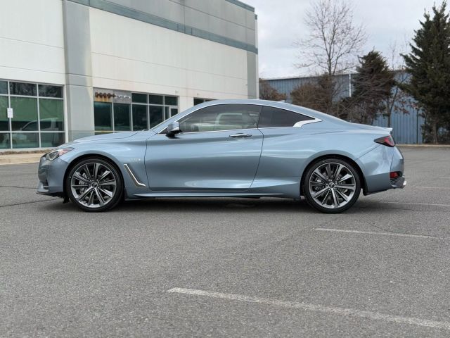 2017 INFINITI Q60 Sport