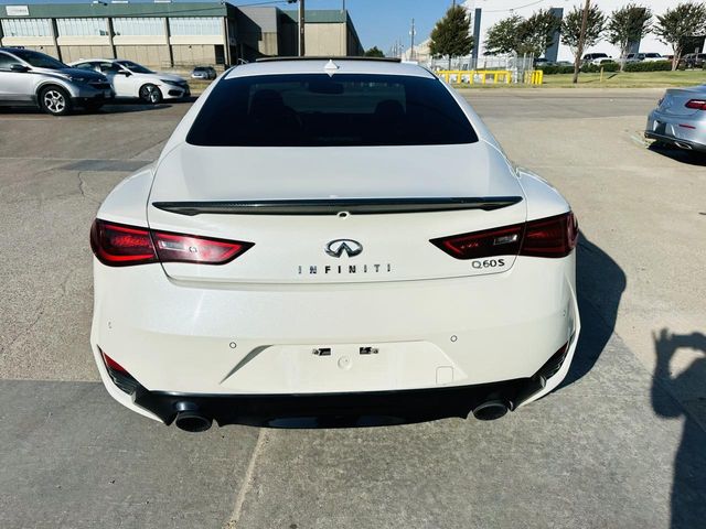 2017 INFINITI Q60 Red Sport 400