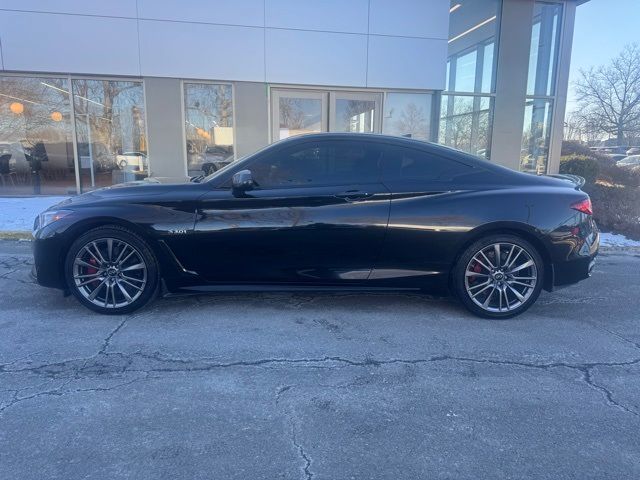 2017 INFINITI Q60 Red Sport 400